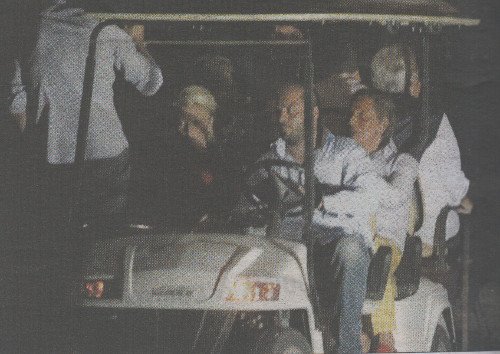 Στη Βουλιαγμένη ο Βαλεντίνο με τη θαλαμηγό του και καλή παρέα - Τον ξεναγεί ο Ηλίας Ψινάκης [εικόνες] | iefimerida.gr 2