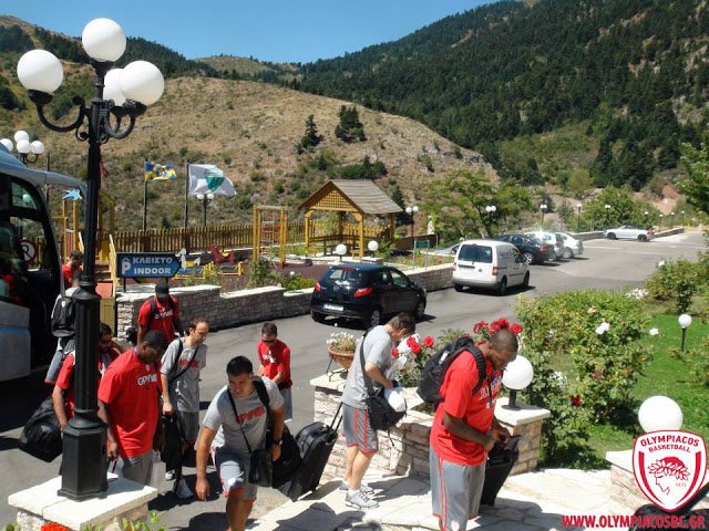 O Ολυμπιακός πήρε τα βουνά – Στο Καρπενήσι το «χτίσιμο» της ομάδας μπάσκετ των «ερυθρολεύκων» [εικόνες&βίντεο] | iefimerida.gr 1