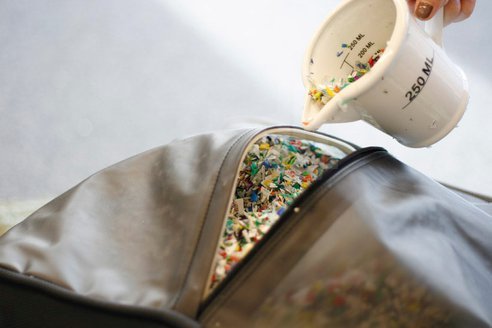 Οικολογικά πουφ γεμάτα με πλαστικά καπάκια παρουσίασε ιαπωνική εταιρεία [εικόνες] | iefimerida.gr 2