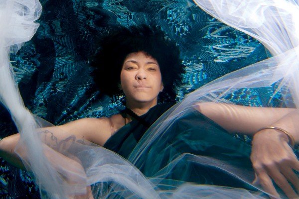 Νίκησαν τον καρκίνο και πλέουν σε πελάγη ευτυχίας: Μία εντυπωσιακή υποβρύχια φωτογράφηση [εικόνες] | iefimerida.gr 2