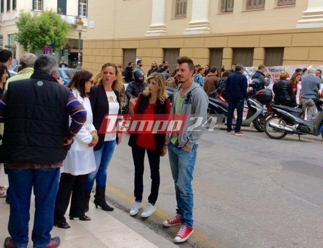 Επεισόδια σε πλειστηριασμό στη Θεσσαλονίκη -Φυγαδεύτηκε η  πρόεδρος των συμβολαιογράφων [βίντεο] | iefimerida.gr 1