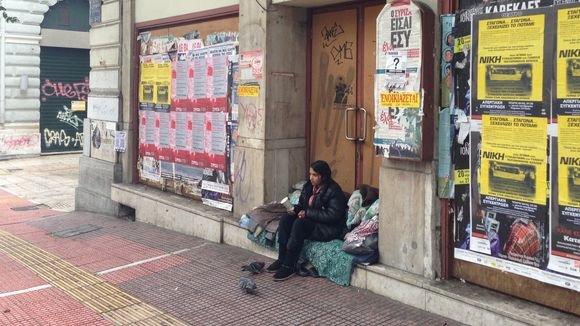 H Aθήνα πέφτει σε μελαγχολία, η ανεμελιά της καταστράφηκε: Όσα είδε η γερμανική Zeit [εικόνες] | iefimerida.gr 0