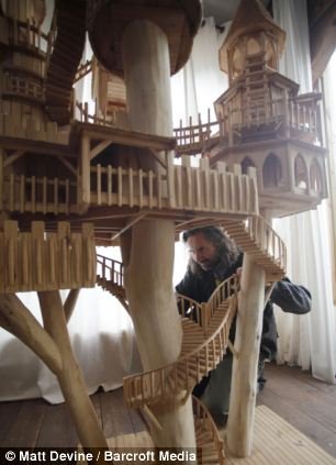 Ενοχλητικά δέντρα, μετατρέπονται σε σκαλιστά έργα τέχνης [εικόνες] | iefimerida.gr 2