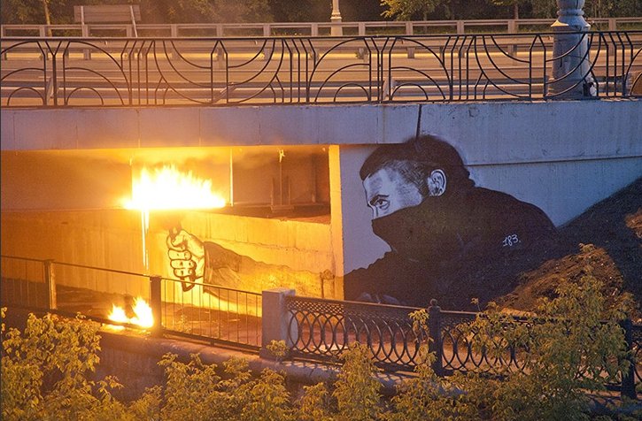 O Ρώσος street artist που ανταγωνίζεται τον Βρετανό Banksy [εικόνες]  | iefimerida.gr 2