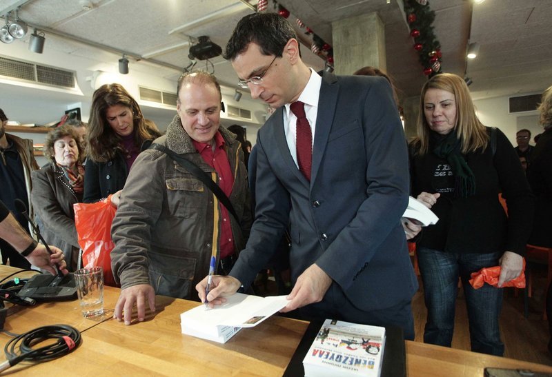 Το νέο του βιβλίο για την κρίση στη Βενεζουέλα παρουσίασε ο δημοσιογράφος Ιάσων Πιπίνης [εικόνες] | iefimerida.gr 3