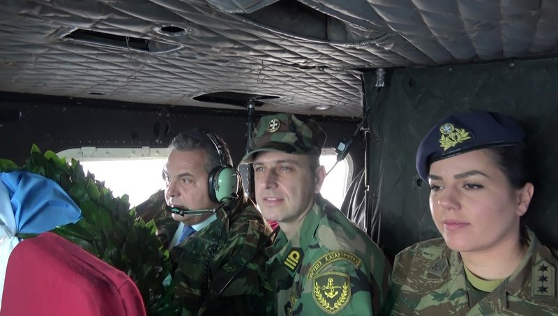 Ο Καμμένος παραιτήθηκε και πήγε... Ιμια -Σόου με το ελικόπτερο [εικόνα] | iefimerida.gr 0