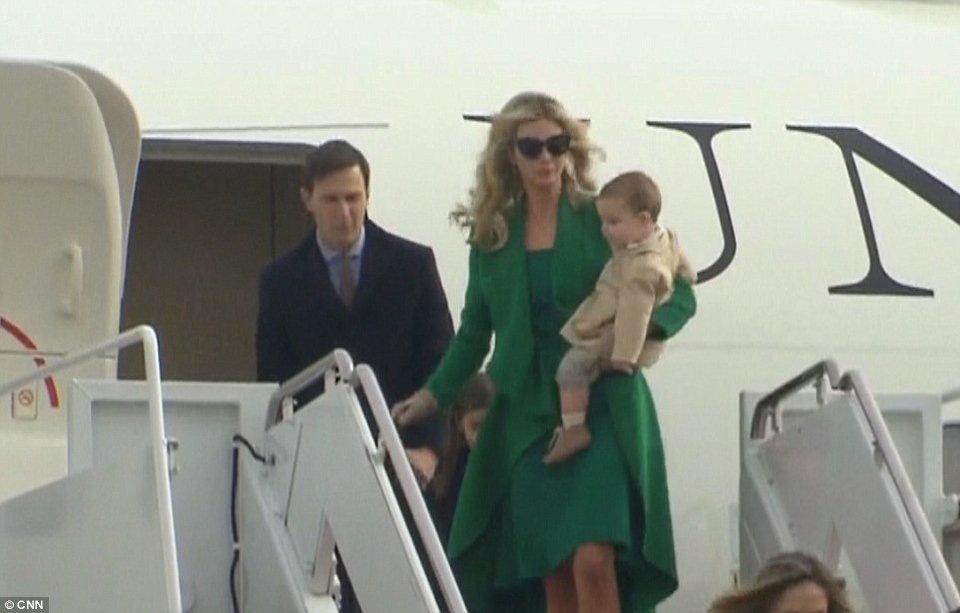 Ολη η οικογένεια Tραμπ στο πλάι του στην Ουάσινγκτον για την ορκωμοσία [εικόνες] | iefimerida.gr 0