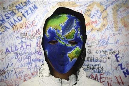 Συγκλονίζει η γυναίκα που έβαψε το πρόσωπό της για να στείλει μήνυμα για το χαμένο Boeing [εικόνα] | iefimerida.gr 0