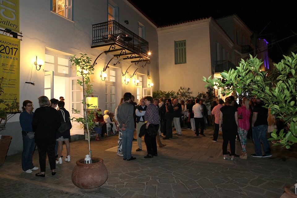 Συγκίνηση στα εγκαίνια της έκθεσης του Γιώργου Λάππα στη γκαλερί Citronne στον Πόρο [εικόνες]  | iefimerida.gr 0