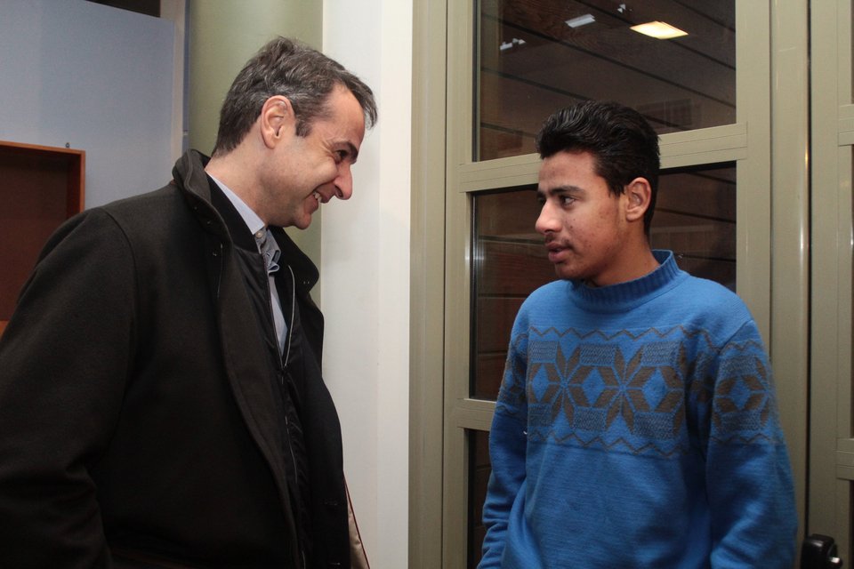 Σε κέντρο φιλοξενίας ασυνόδευτων ανήλικων προσφυγόπουλων ο Μητσοτάκης [εικόνες] | iefimerida.gr 1