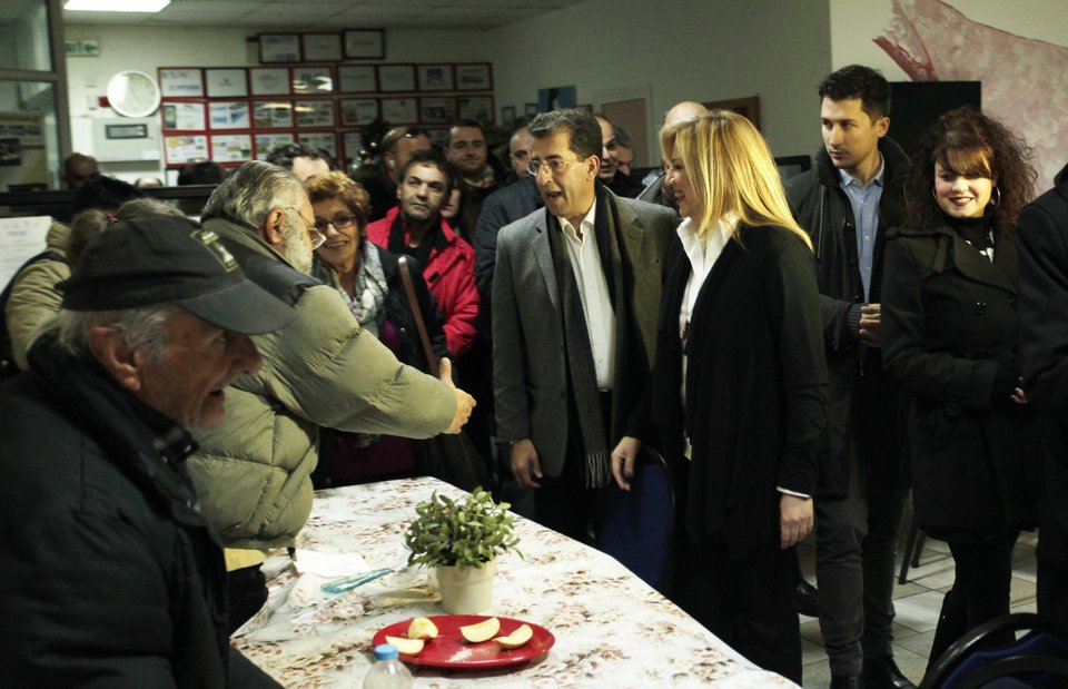 Η Φώφη Γεννηματά επισκέφθηκε δομή φιλοξενίας αστέγων [εικόνες]  | iefimerida.gr 1