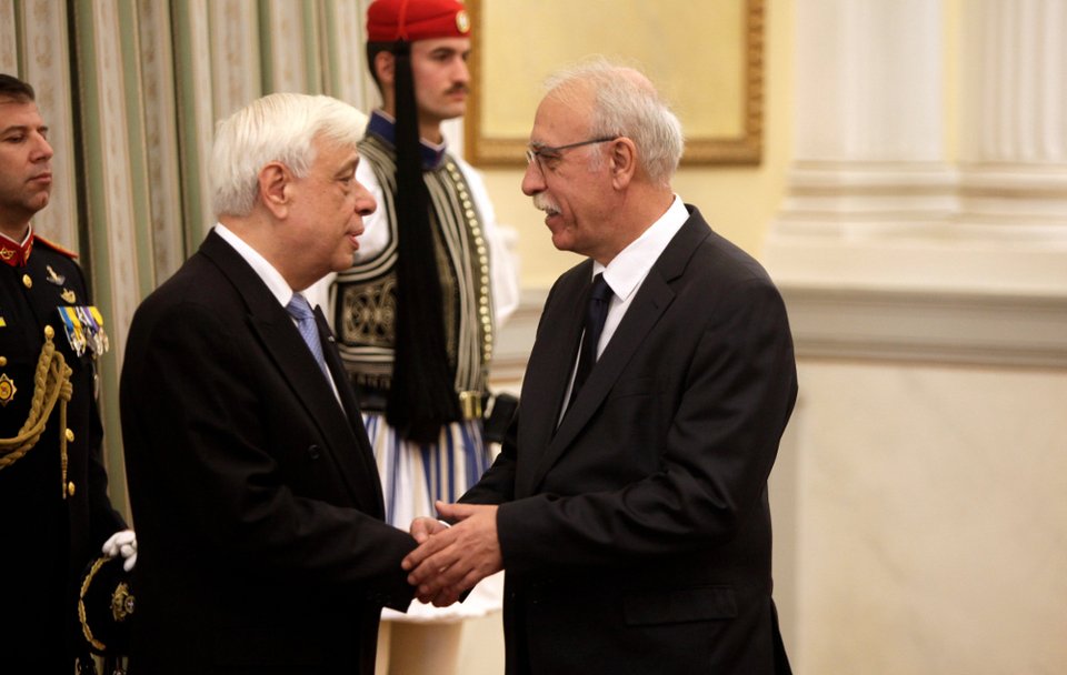 Οι ευχές πολιτικών αρχηγών, υπουργών στον Πρόεδρο της Δημοκρατίας [εικόνες] | iefimerida.gr 7