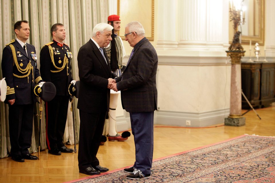 Οι ευχές πολιτικών αρχηγών, υπουργών στον Πρόεδρο της Δημοκρατίας [εικόνες] | iefimerida.gr 9