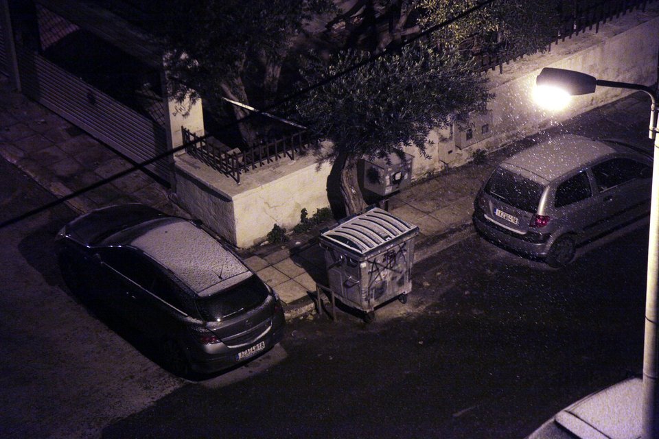 Χιόνι στην Αθήνα - Το έστρωσε και στην... Κυψέλη [πρωτοφανείς εικόνες] | iefimerida.gr 8