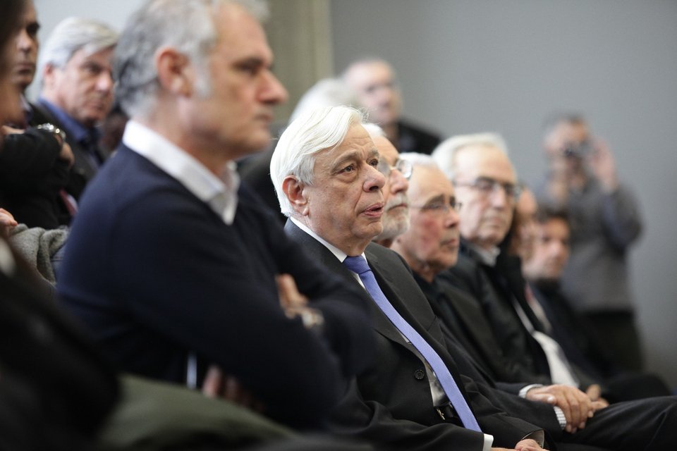 Την υπερσύγχρονη βιβλιοθήκη της Σχολής Καλών Τεχνών εγκαινίασε ο ΠτΔ [εικόνες]  | iefimerida.gr 1