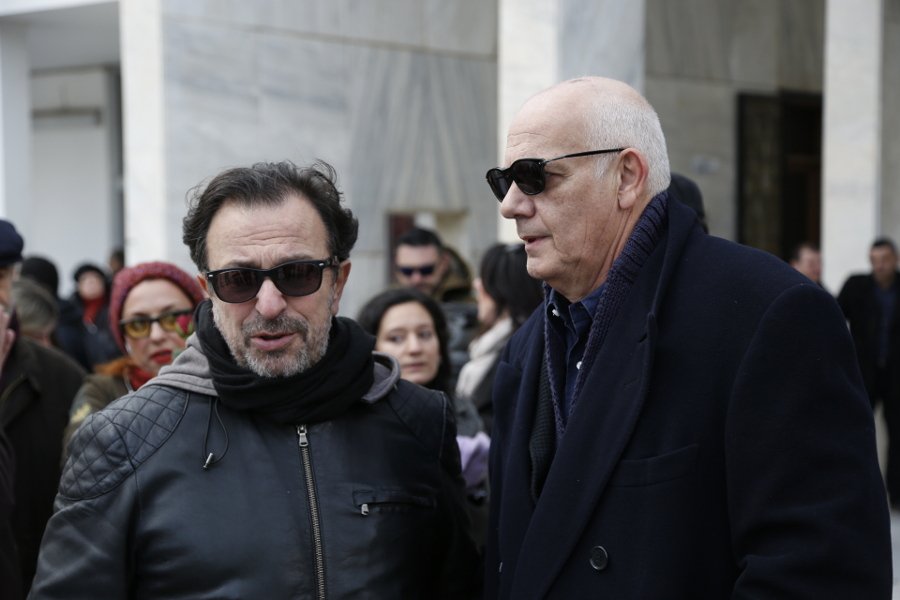 Σύσσωμος ο καλλιτεχνικός κόσμος αποχαιρέτησε τον Σπύρο Ευαγγελάτο [εικόνες] | iefimerida.gr 5