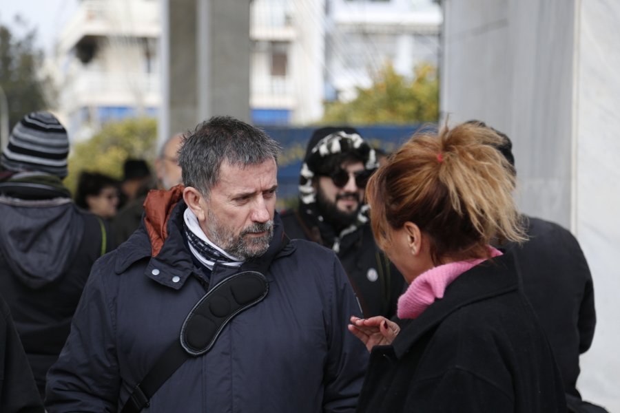 Σύσσωμος ο καλλιτεχνικός κόσμος αποχαιρέτησε τον Σπύρο Ευαγγελάτο [εικόνες] | iefimerida.gr 4