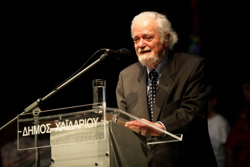 Παυλόπουλος σε προσφυγόπουλα:«Θα μείνετε εδώ όσο χρειασθεί, ώσπου να τελειώσει ο εφιάλτης του πολέμου»  | iefimerida.gr 0