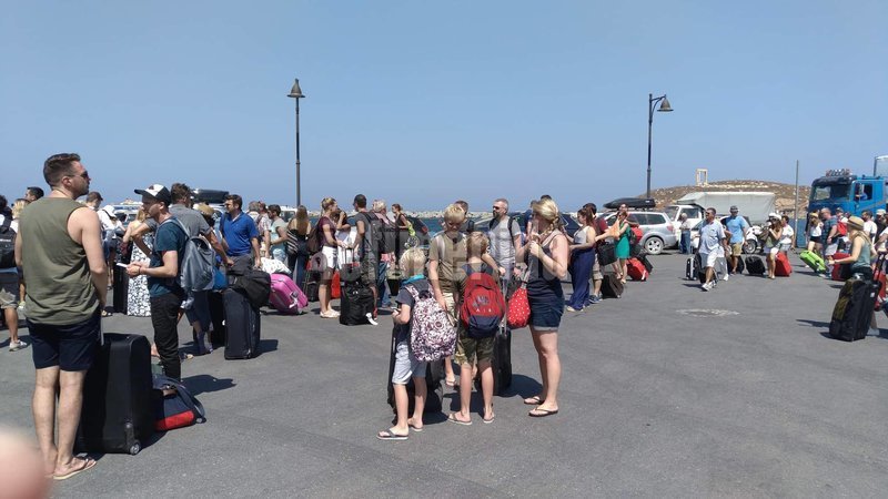 Το αδιαχώρητο στα λιμάνια-Ενόψει της απεργίας της ΠΝΟ [εικόνες & βίντεο] | iefimerida.gr 10