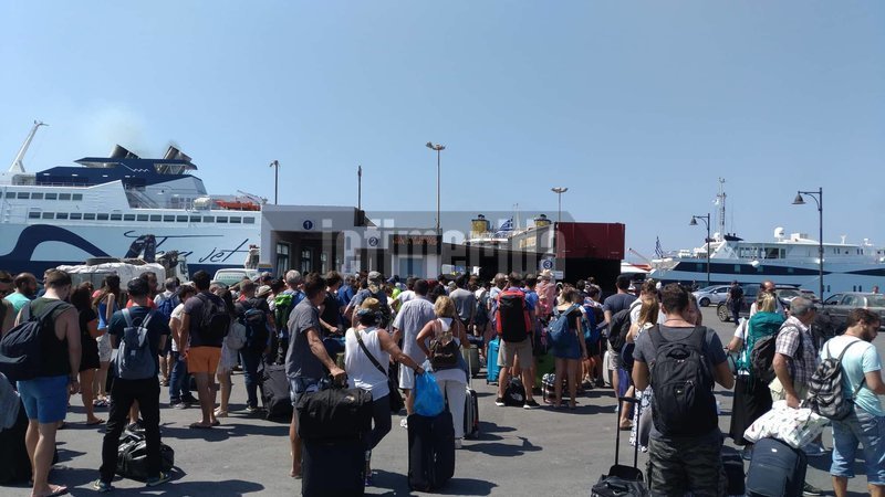 Το αδιαχώρητο στα λιμάνια-Ενόψει της απεργίας της ΠΝΟ [εικόνες & βίντεο] | iefimerida.gr 8