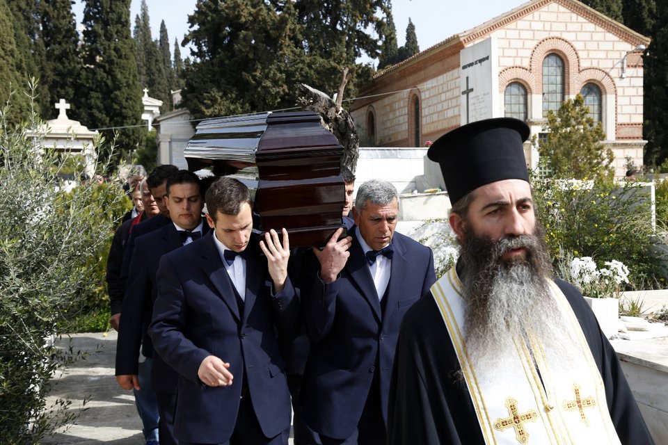 Το τελευταίο αντίο στον Νίκο Κούνδουρο -Παρουσία του Αλέξη Τσίπρα [εικόνες] | iefimerida.gr 2