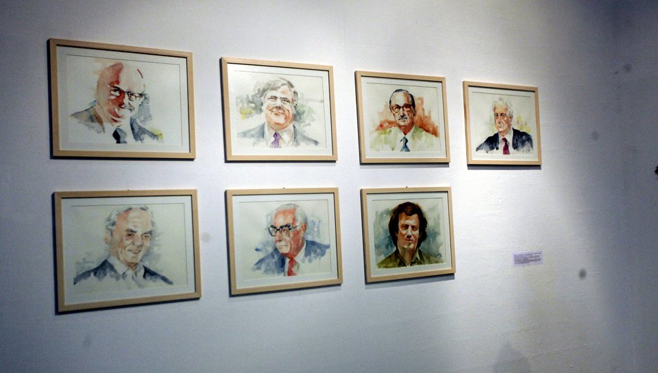 Η Γεννηματά στα 80's στην Τεχνόπολη -Αναγνώρισε ανώνυμο χειρόγραφο του πατέρα της [εικόνες]  | iefimerida.gr 4