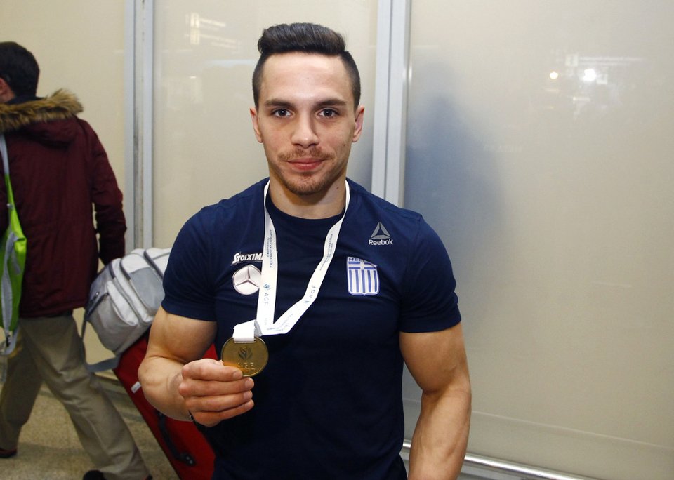 Επέστρεψαν από το Μπακού Πετρούνιας-Μιλλούση με τα μετάλλια [εικόνες] | iefimerida.gr 1