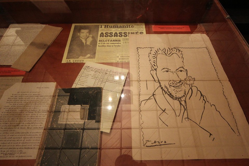 Με τραγούδια ξεκίνησε το 20ό συνέδριο του ΚΚΕ στον Περισσό [εικόνες]  | iefimerida.gr 5