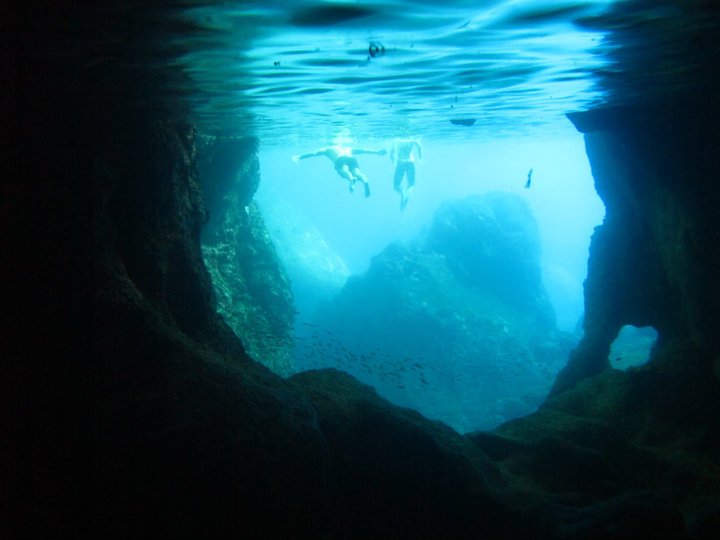 Γιατί αυτή η βραχονησίδα έξω από τα Κύθηρα είναι από τα πιο εντυπωσιακά μέρη της Ελλάδας [εικόνες+βίντεο] | iefimerida.gr 2