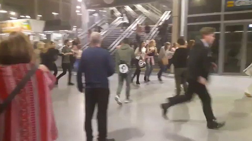 Τρομοκρατικό χτύπημα σε συναυλία στο Μάντσεστερ -22 νεκροί, 59 τραυματίες | iefimerida.gr 9