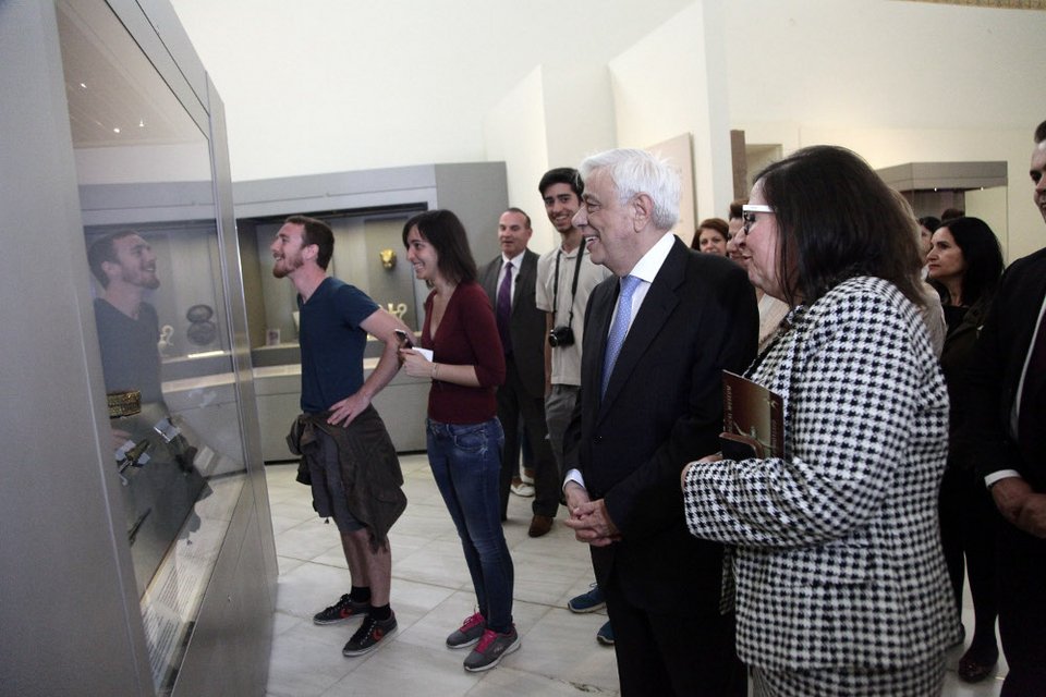 Στο Αρχαιολογικό Μουσείο ο Προκόπης Παυλόπουλος [εικόνες]  | iefimerida.gr 0