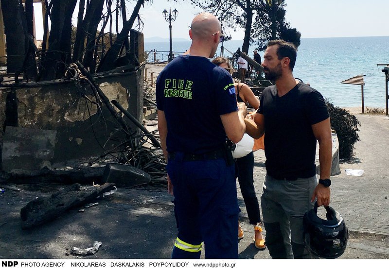 Συνομίλησαν με πυροσβέστες για την κατάσταση στην περιοχή
