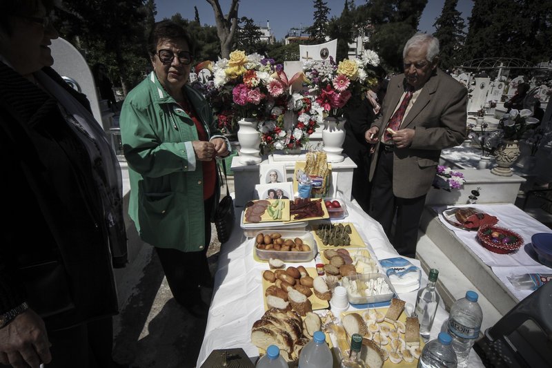 Παμποντιακόν πανοΰρ στα Σούρμενα -Με Ταφικό Εθιμο που τελείται επί 96 χρόνια [εικόνες]  | iefimerida.gr 5