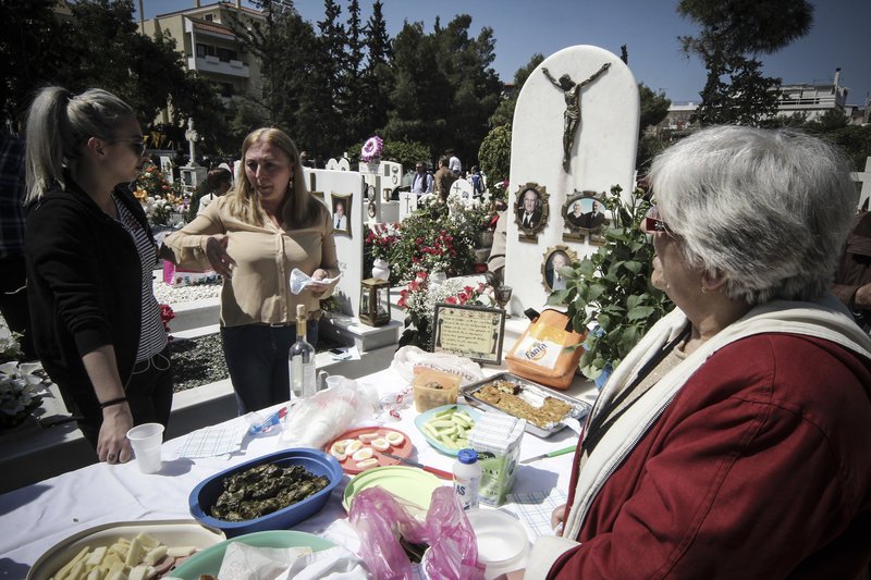 Παμποντιακόν πανοΰρ στα Σούρμενα -Με Ταφικό Εθιμο που τελείται επί 96 χρόνια [εικόνες]  | iefimerida.gr 4