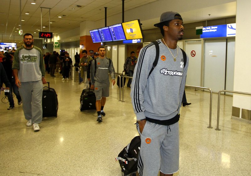 Στην Αθήνα Φώτσης, Τζέιμς και Γκάμπριελ -Μετά την άρνηση να επιστρέψουν με πούλμαν [εικόνες] | iefimerida.gr 3