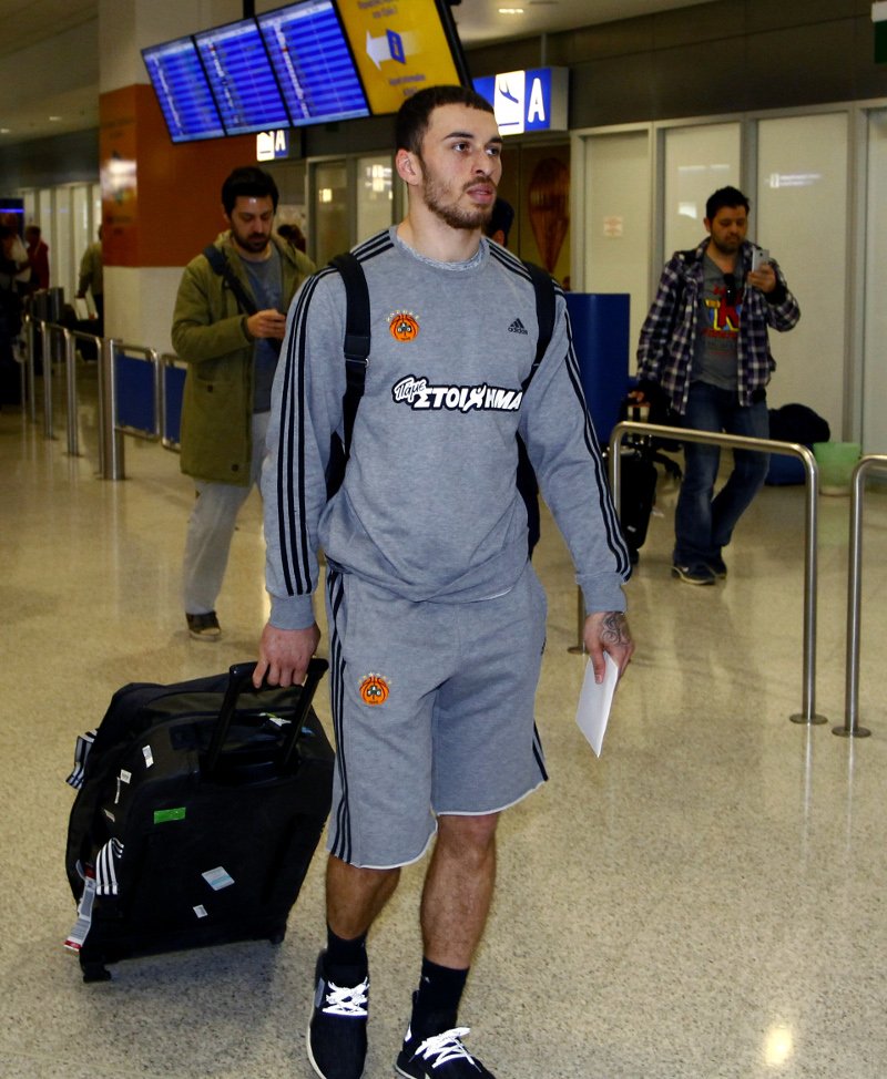 Στην Αθήνα Φώτσης, Τζέιμς και Γκάμπριελ -Μετά την άρνηση να επιστρέψουν με πούλμαν [εικόνες] | iefimerida.gr 1