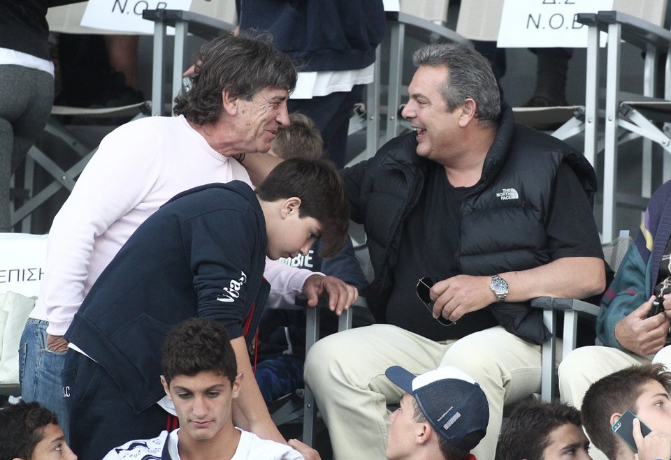 Είδε αγώνα πόλο γυναικών ο Πάνος Καμμένος και... σφύριζε από την εξέδρα -Η αδερφή του είναι προπονήτρια [εικόνες] | iefimerida.gr 2