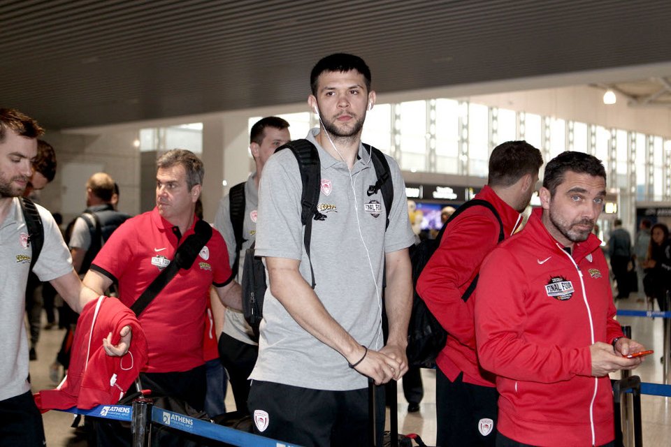 Euroleague: Ο Ολυμπιακός... πέταξε για Πόλη για να φέρει πίσω την κούπα [εικόνες]  | iefimerida.gr 3