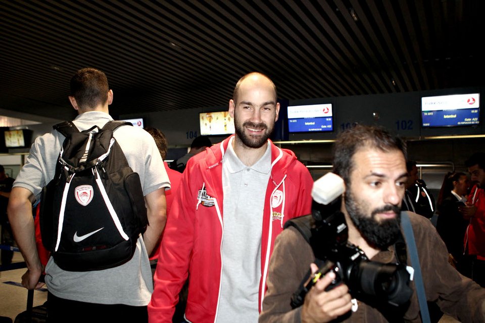 Euroleague: Ο Ολυμπιακός... πέταξε για Πόλη για να φέρει πίσω την κούπα [εικόνες]  | iefimerida.gr 2