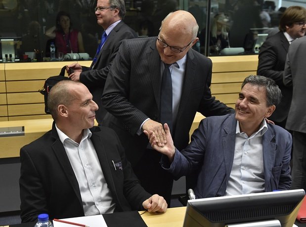 Eurogroup γεμάτο πικρά χαμόγελα και βλέμματα με νόημα [εικόνες] | iefimerida.gr 2