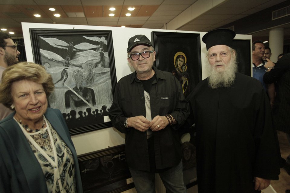 Ο Σταμάτης Γονίδης έκανε... έκθεση ζωγραφικής! [εικόνες]  | iefimerida.gr 0