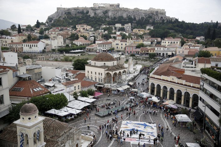 Εντυπωσιακό Μινωικό ψηφιδωτό με 10.000 πλαστικά ποτήρια υπέρ του περιβάλλοντος [εικόνες]  | iefimerida.gr 1