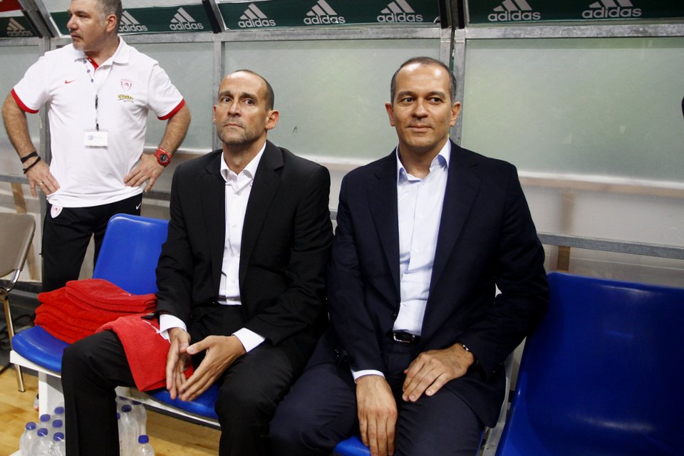 Κοινή είσοδος Γιαννακόπουλου με Αγγελόπουλους στο ΟΑΚΑ [εικόνες] | iefimerida.gr 2