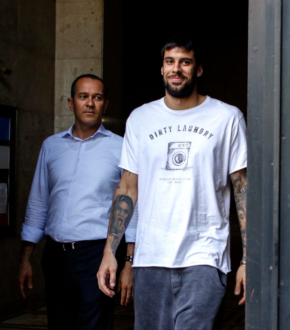 Πρίντεζης: Αμούστακος πήγε το 2000 στον Ολυμπιακό και θα φύγει 35άρης το 2020 [εικόνες] | iefimerida.gr 3