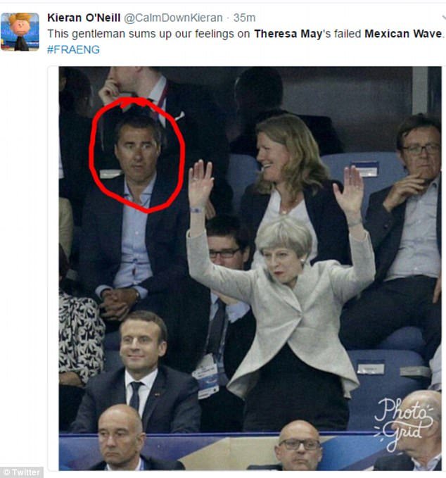 Η Τερέζα Μέι έκανε το πιο αδέξιο κύμα στο γήπεδο -Την κοροϊδεύει το Twitter [εικόνες] | iefimerida.gr 0