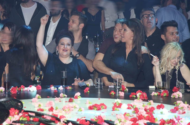 Νέο ειδύλλιο; Οι αγκαλιές και τα φιλιά της Μπάρμπα με τον Κόκλα [εικόνες] | iefimerida.gr 2