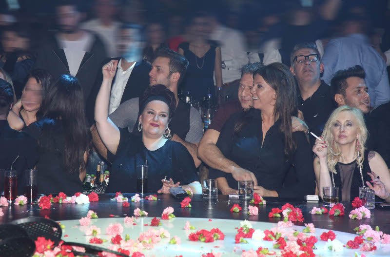 Νέο ειδύλλιο; Οι αγκαλιές και τα φιλιά της Μπάρμπα με τον Κόκλα [εικόνες] | iefimerida.gr 1