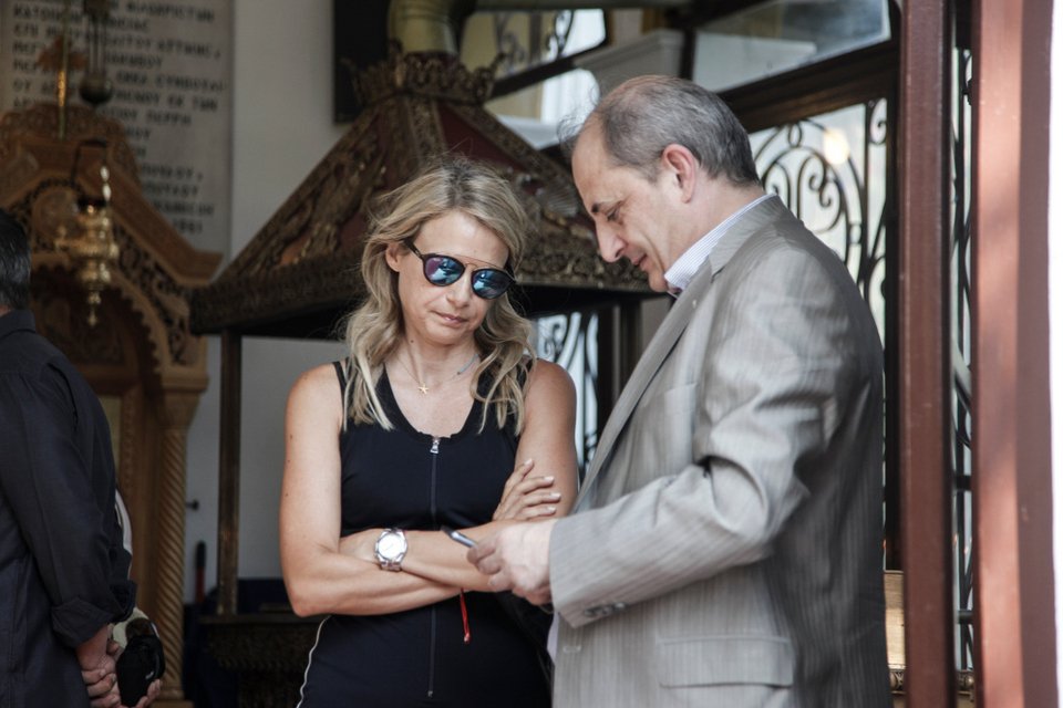 Το τελευταίο «αντίο» στον μεγάλο συγγραφέα Κώστα Μουρσελά [εικόνες] | iefimerida.gr 8