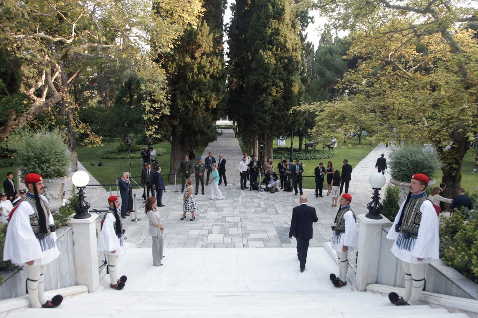 Στους κήπους του Προεδρικού η γιορτή της Δημοκρατίας -Ποιοι έδωσαν το «παρών» [εικόνες] | iefimerida.gr 29