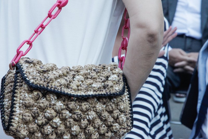 Ο ΣΥΡΙΖΑ πήγε Μέγαρο Μουσικής: Σέλφι, μοντέρνες τσάντες και φρέντο [εικόνες] | iefimerida.gr 1